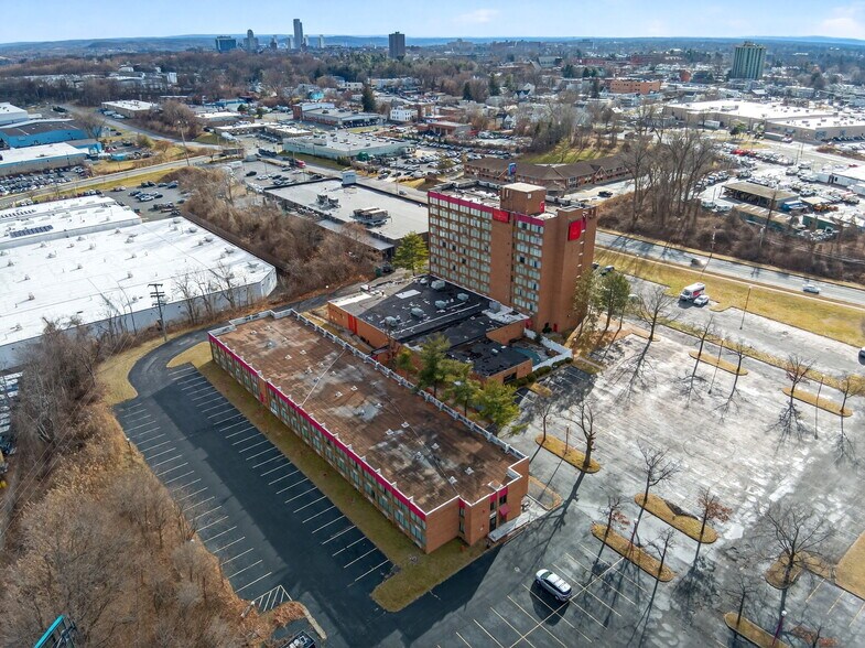 More Photos Of 3 Watervliet Avenue Ext, Albany Hotel For Sale