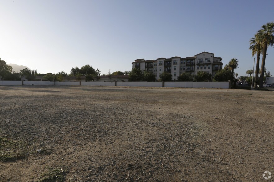 More Photos Of Southeast Corner Of Iowa Ave & Massachusetts Ave, Riverside Land For Lease