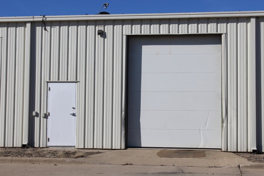 More Photos Of 1103 Martin Luther King Jr Dr, Bloomington Warehouse For Lease