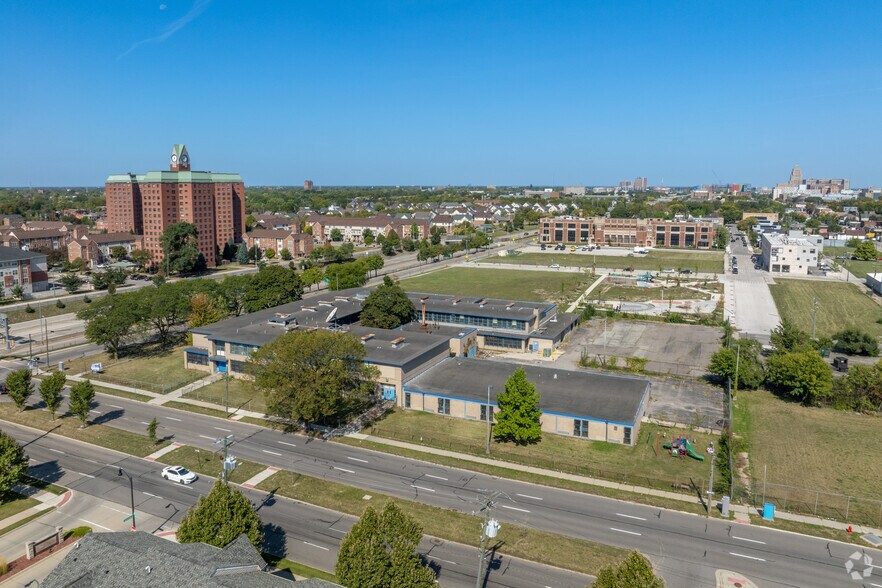 More Photos Of 3550 John C Lodge Fwy, Detroit Schools For Sale