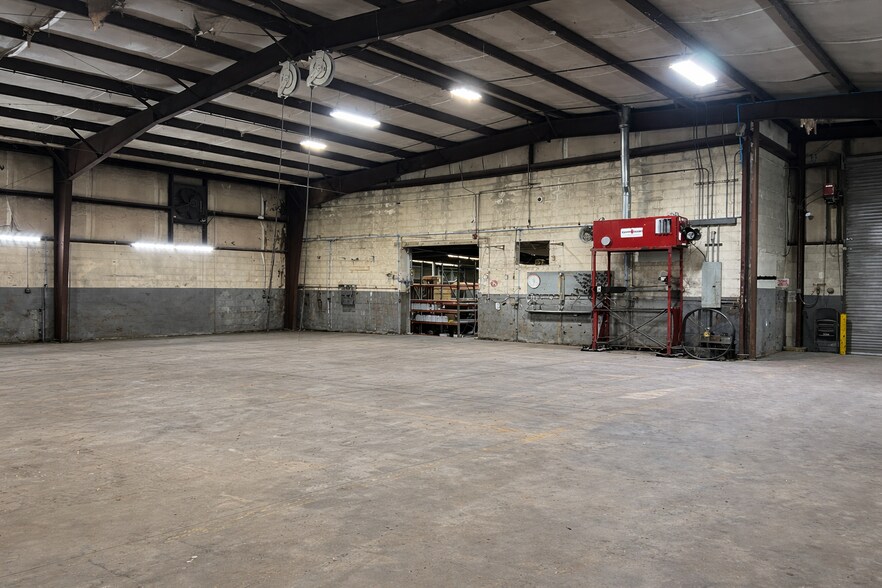 More Photos Of 432 N Royal St, Jackson Warehouse For Lease