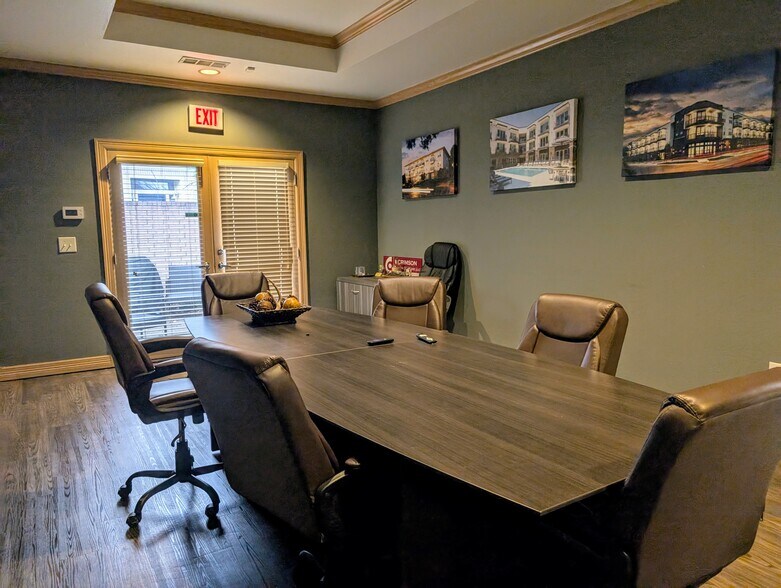 More Photos Of 1705 Forest Ridge Dr, Bedford Medical For Lease