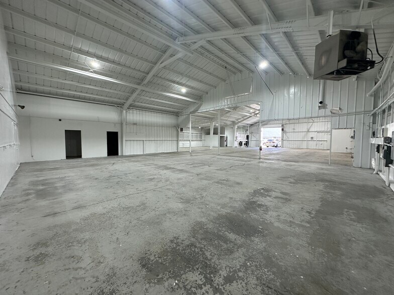 More Photos Of 70 Elmira St, San Francisco Warehouse For Lease