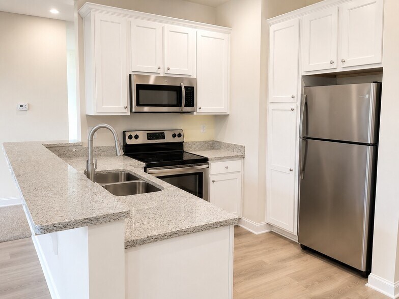 More Photos Of 1717 E Franklin St, Richmond Storefront Retail Residential For Sale