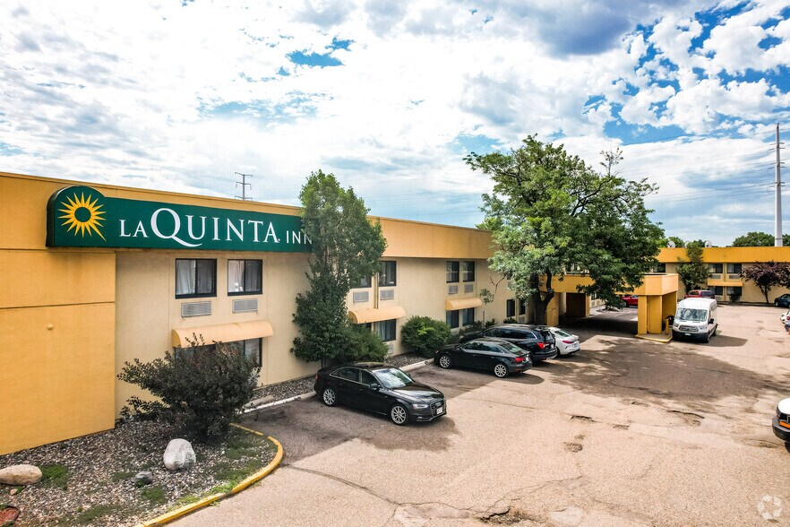 More Photos Of 7815 Nicollet Ave S, Bloomington Hotel For Sale