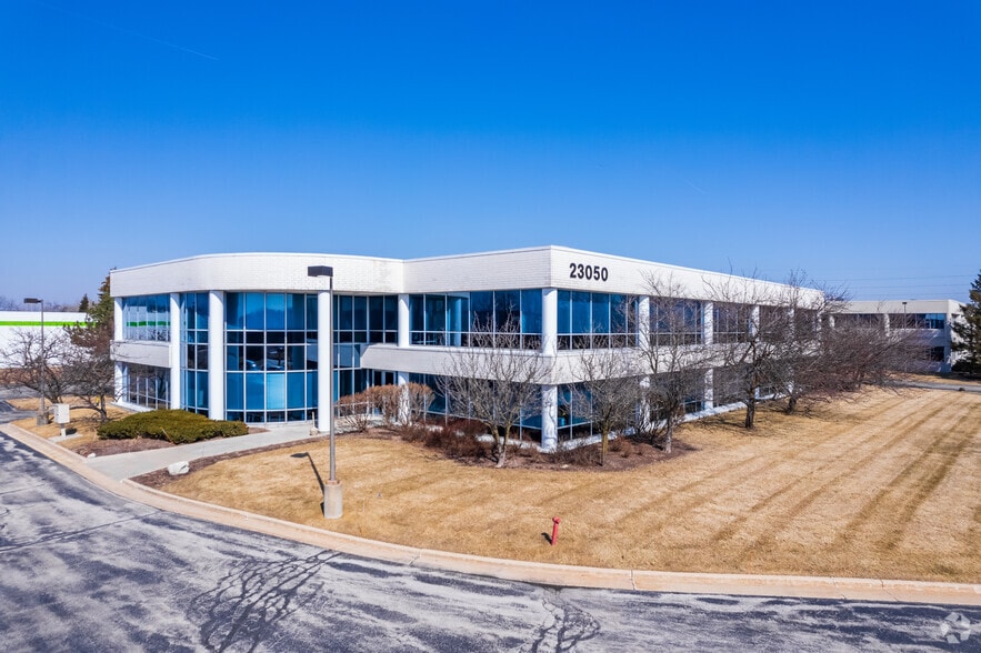 Primary Photo Of N28W23050 Roundy Dr, Pewaukee Office For Sale