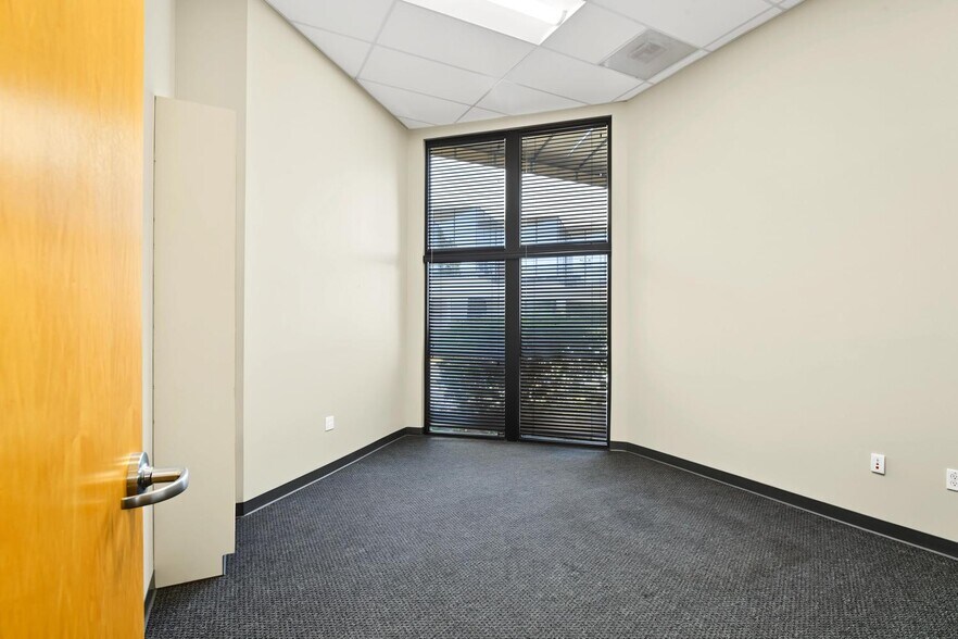 More Photos Of 550 Price Ave, Redwood City Office For Sale