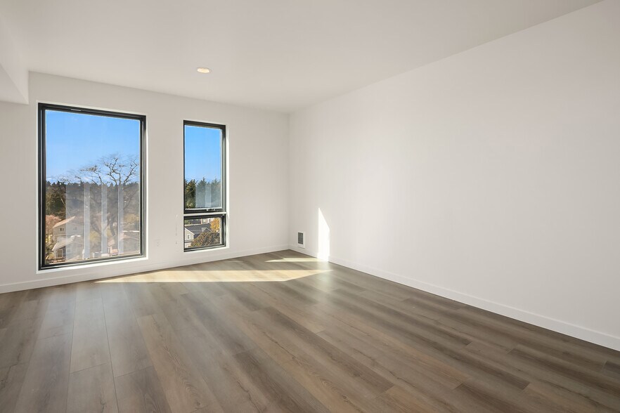 More Photos Of 9736 Greenwood Ave N, Seattle Apartments For Sale