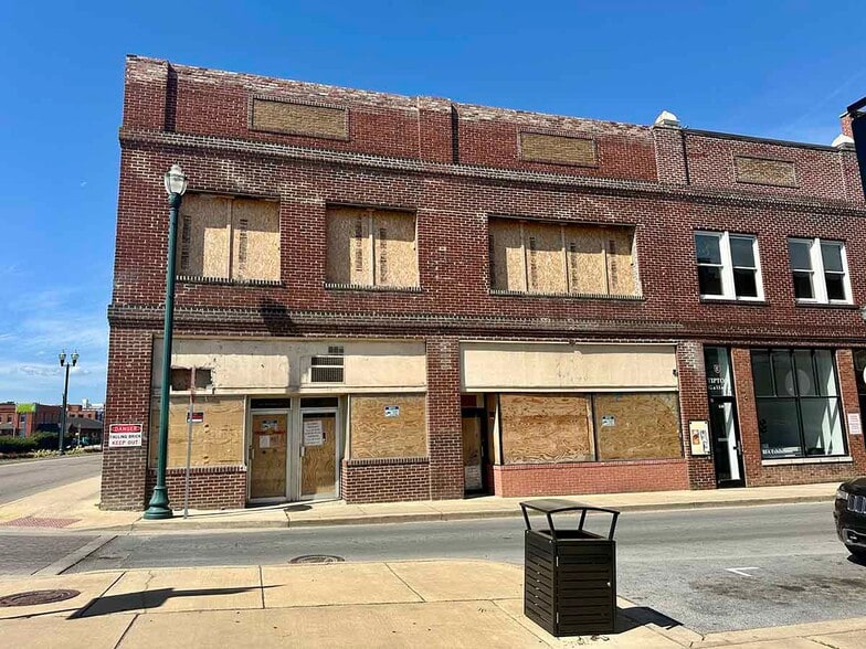 Primary Photo Of 130 Spring St, Johnson City General Retail For Lease
