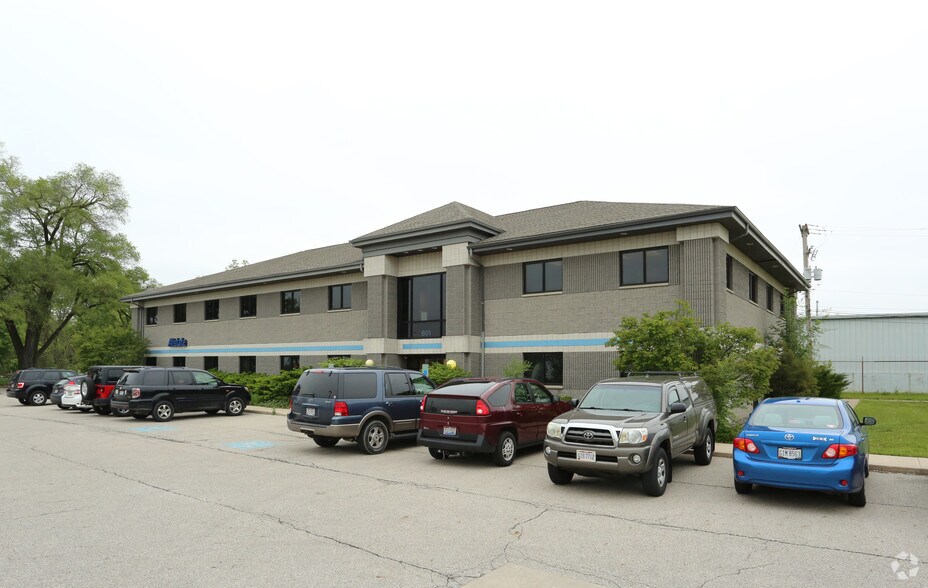 More Photos Of 801 W Cherry St, Sunbury Coworking Space