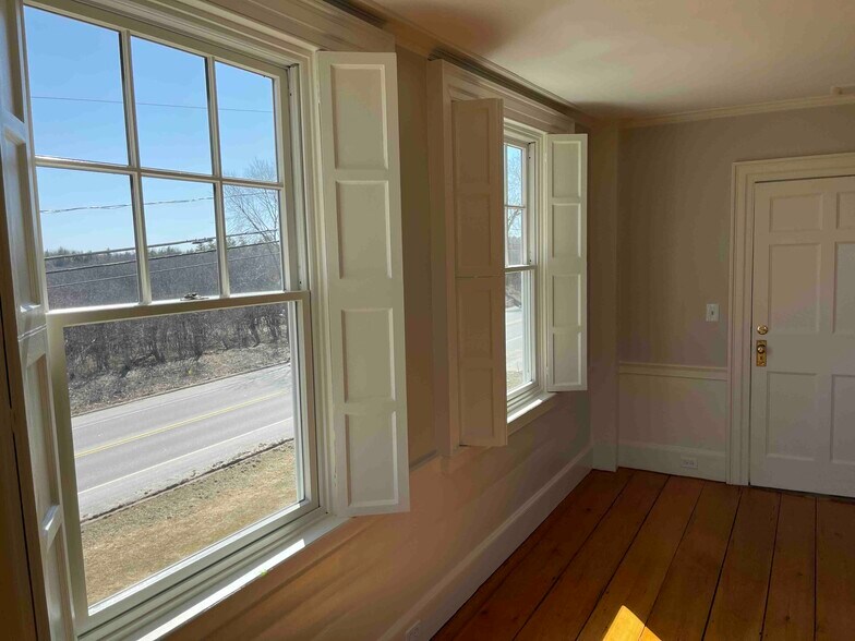 More Photos Of 510 Main St, Gorham Office For Lease