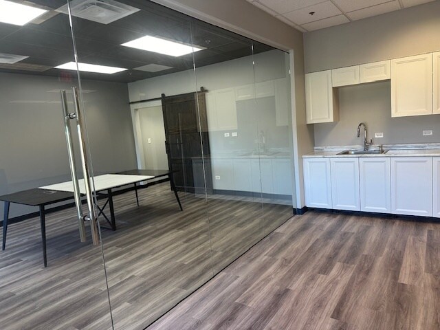 More Photos Of 1275 Davis Rd, Elgin Office For Lease