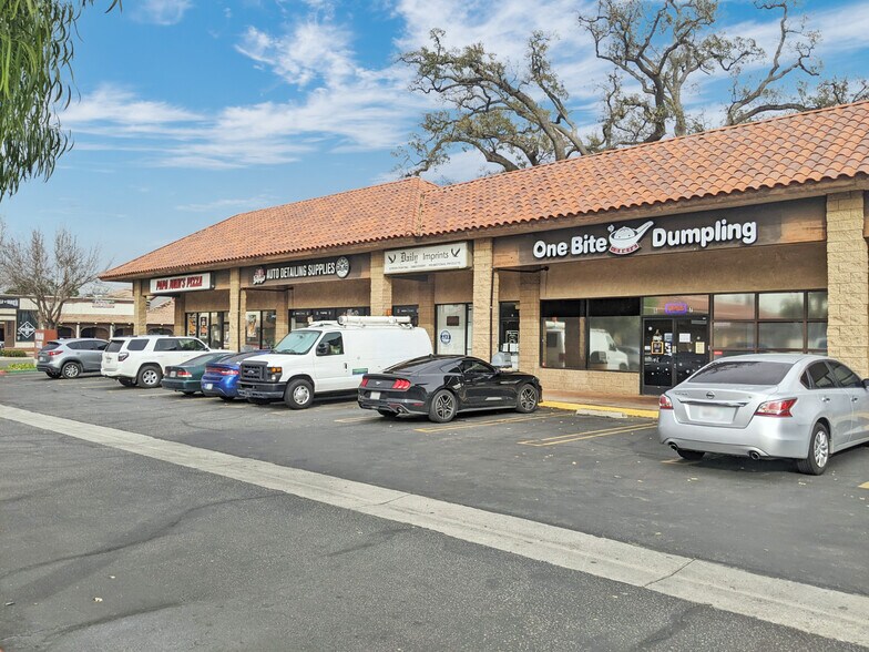 More Photos Of 23120-23130 Lyons Ave, Santa Clarita Unknown For Lease