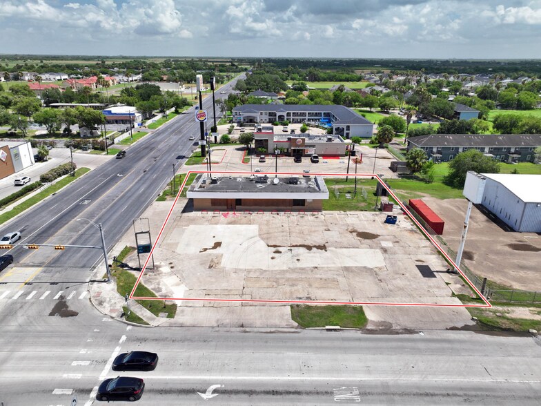 More Photos Of 101 E Expressway 83, La Feria Convenience Store For Sale