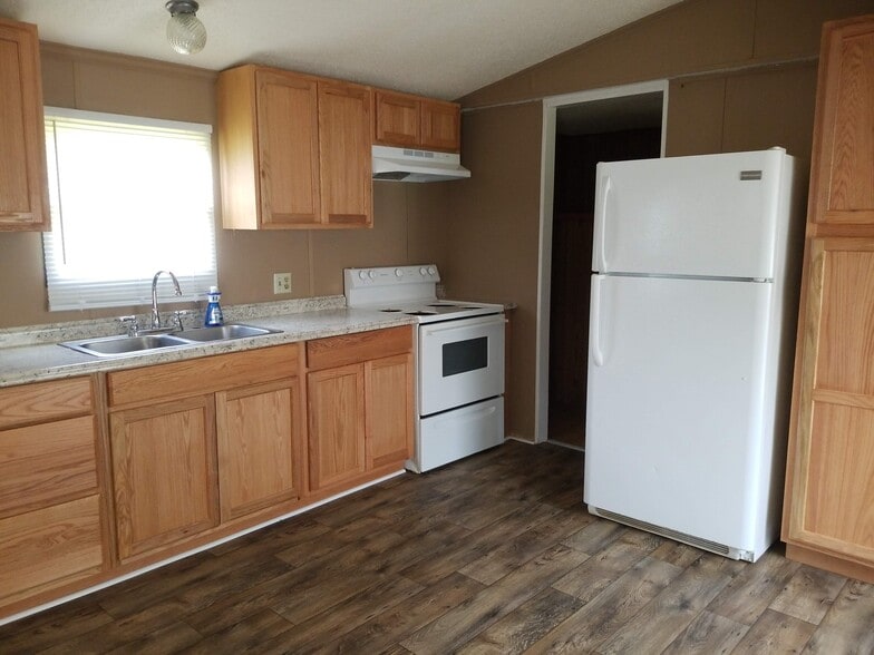 More Photos Of 1-16 Ez Ln, Manchester Manufactured Housing Mobile Home Park For Sale