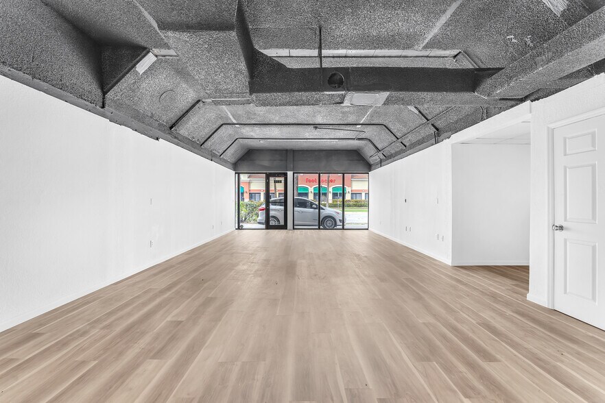 More Photos Of 1420-1422 NE 163rd St, North Miami Beach General Retail For Sale