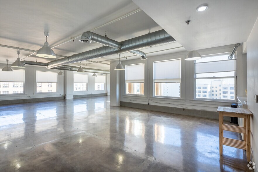 More Photos Of 724 S Spring St, Los Angeles Loft Creative Space For Lease