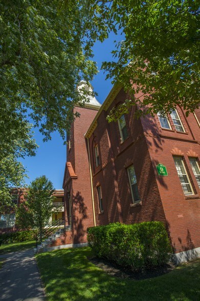 More Photos Of 28 Chestnut St, Foxborough Apartments For Sale