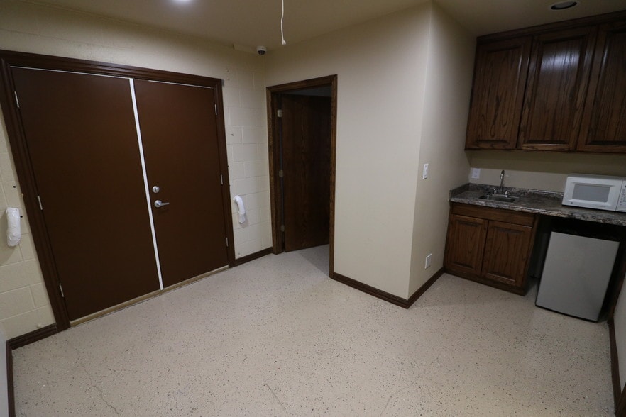 More Photos Of 105 New Hope Rd E, McKinney Freestanding For Lease