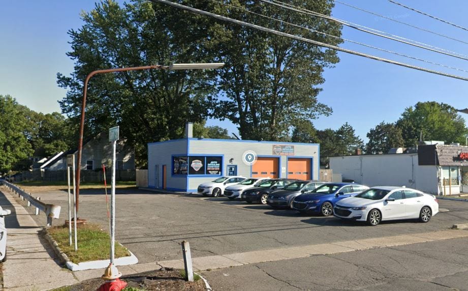 Primary Photo Of 51 Enfield St, Enfield Auto Repair For Sale