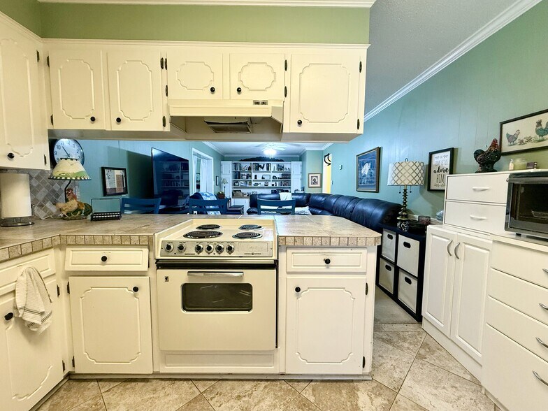 More Photos Of 608 S Pine St, Cabot Flex For Sale