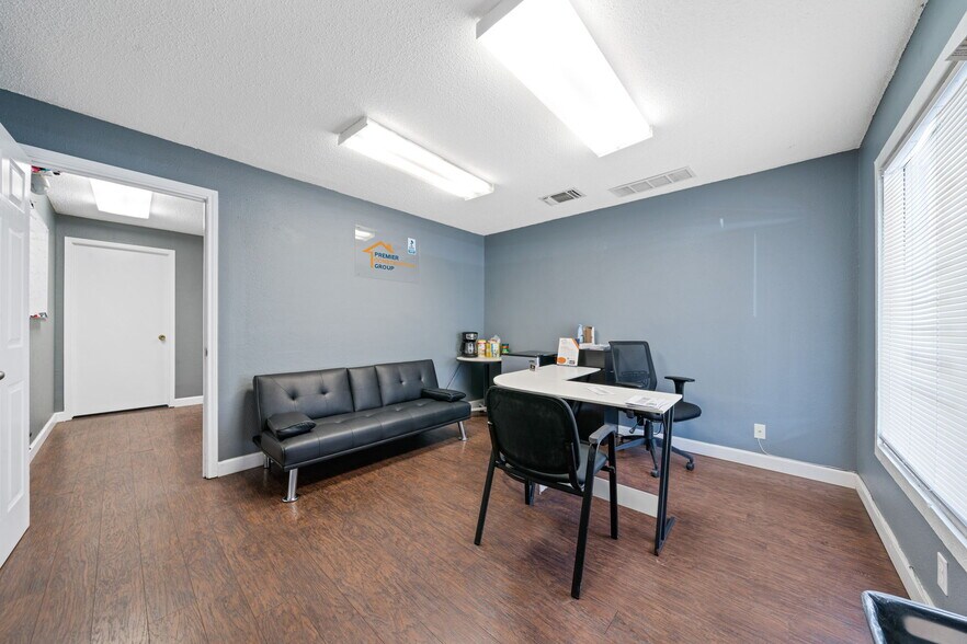 More Photos Of 2379 NE Loop 410, San Antonio Medical For Sale