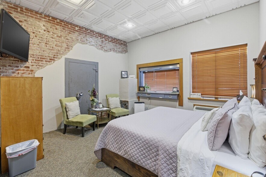 More Photos Of 233 Arthur Ave, Lake Arthur Hotel For Sale