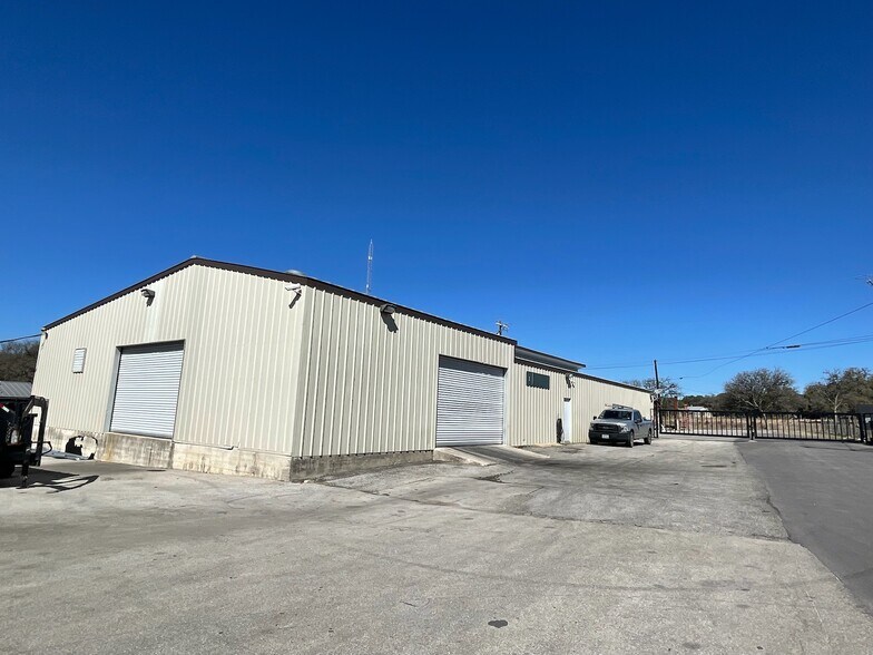 More Photos Of 5 Upper Cibolo Creek Rd, Boerne Light Manufacturing For Lease