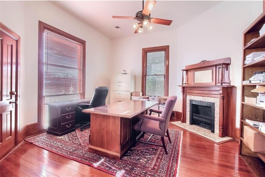 More Photos Of 1602 E Cesar Chavez St, Austin Office Residential For Lease