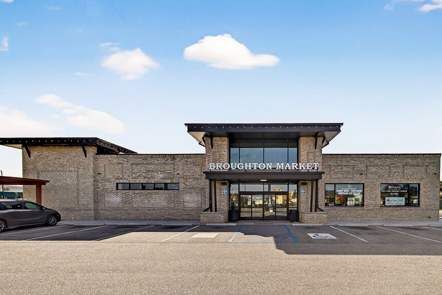 More Photos Of 221 Tanger Outlets Blvd, Pooler Service Station For Sale