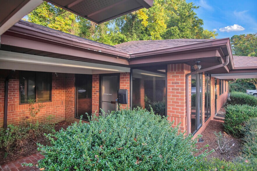 More Photos Of 510 W King St, Kings Mountain Medical For Lease