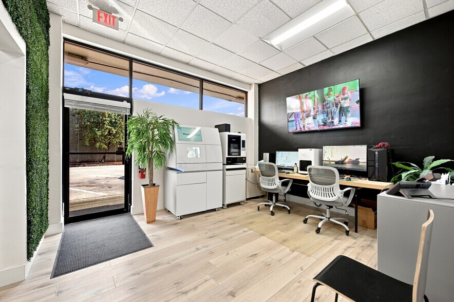 More Photos Of 610-618 NE 124th St, North Miami Office For Sale
