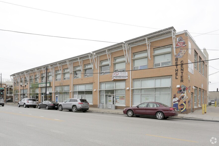 More Photos Of 304-332 N Pulaski Rd, Chicago Storefront Retail Office For Lease