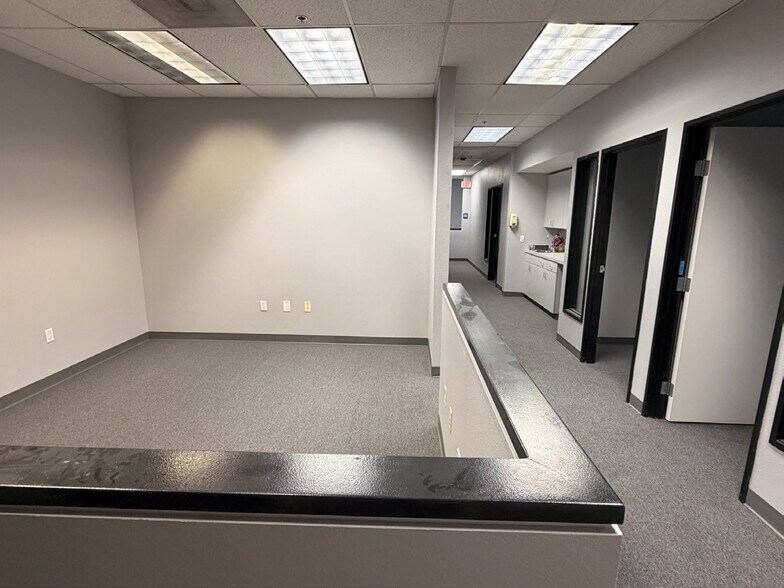 More Photos Of 42136 Avenida Alvarado, Temecula Manufacturing For Sale