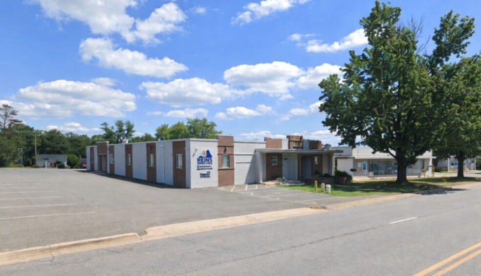 Primary Photo Of 2412 Langhorne Rd, Lynchburg Office For Lease