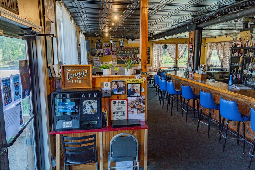 More Photos Of 10 Hardy Rd, Westbrook Freestanding For Sale