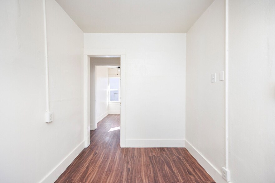 More Photos Of 817 E New York St, Long Beach Multifamily For Sale