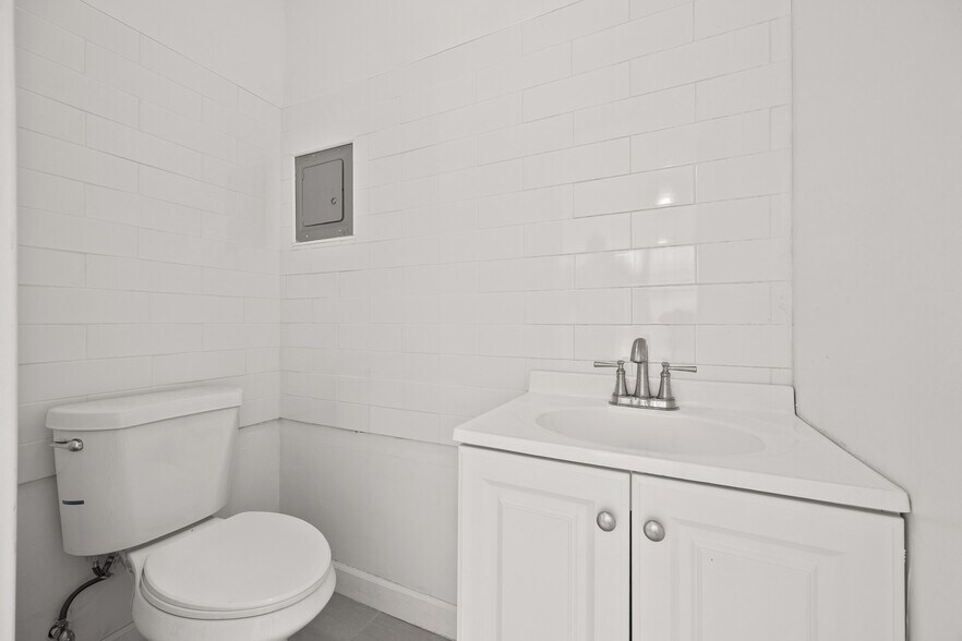 More Photos Of 222 E 51st St, Brooklyn Storefront Retail Residential For Sale
