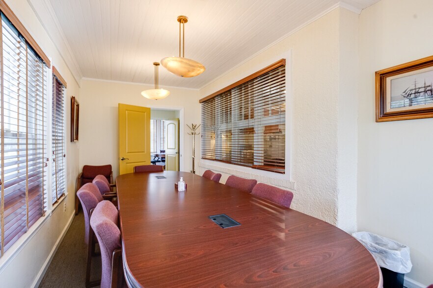 More Photos Of 407 W Pennsylvania Ave, Towson Office For Sale