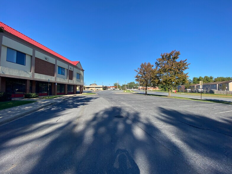 More Photos Of 100 Walkers Village Way, Walkersville General Retail For Lease