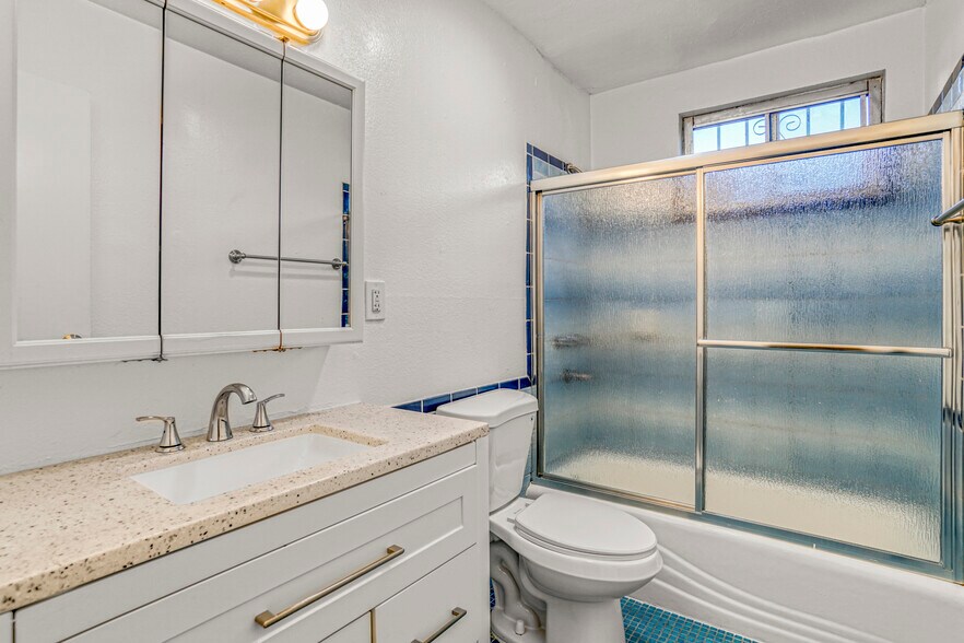 More Photos Of 1548 W 59th Pl, Los Angeles Apartments For Sale