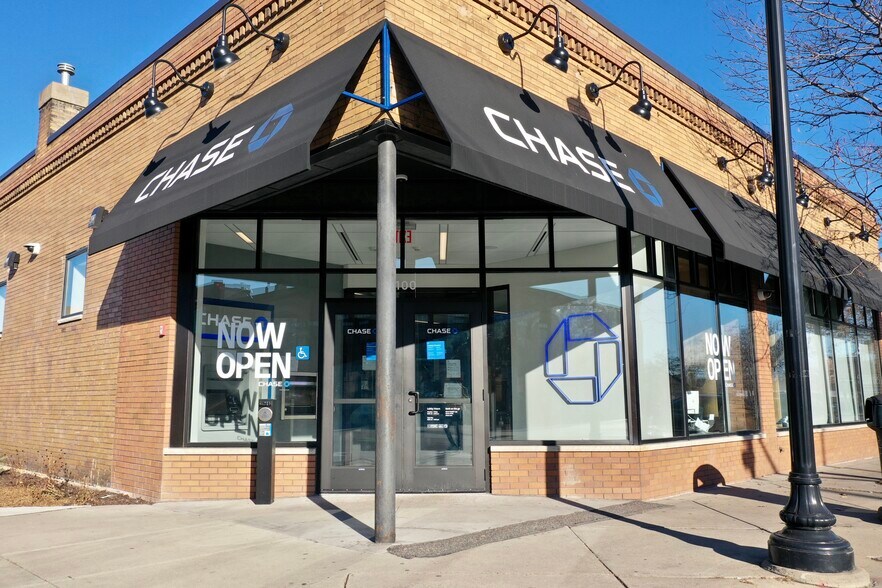 More Photos Of 1100 Franklin Ave E, Minneapolis Bank For Sale