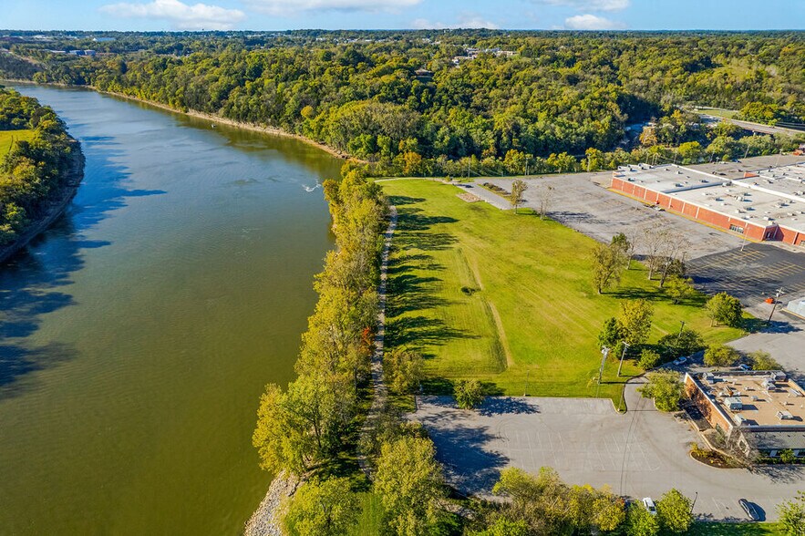 More Photos Of N Riverside Drive, Clarksville Land For Sale