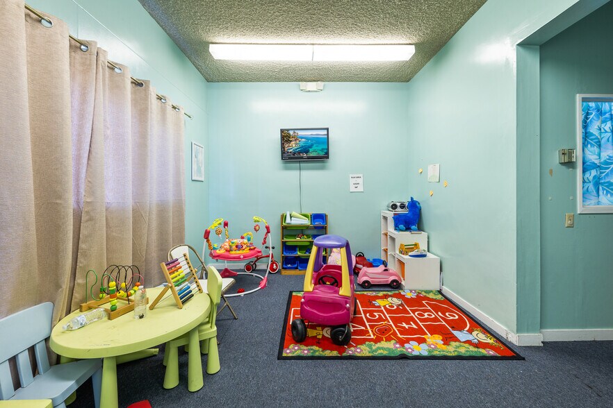 More Photos Of 375 S K St, Oxnard Religious Facility For Sale