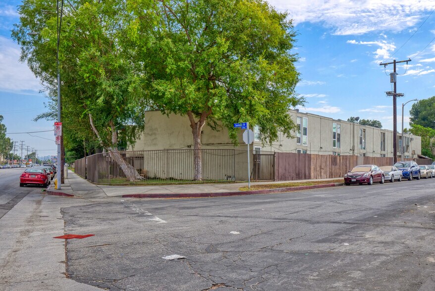 More Photos Of 8649 Sunland Blvd, Sun Valley Apartments For Sale