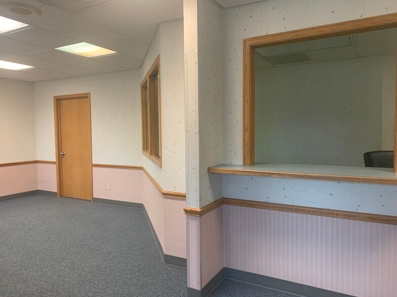 More Photos Of 36595 Detroit Rd, Avon Medical For Lease