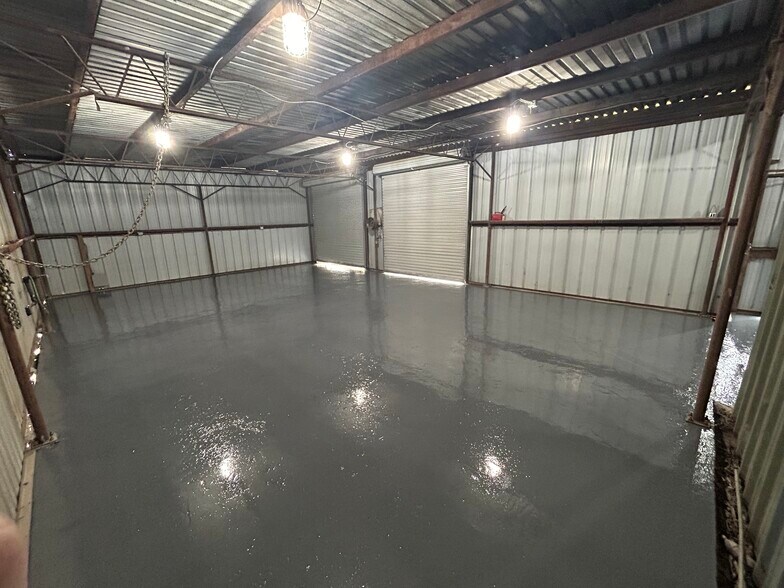 More Photos Of 10300 Burden St, Houston Industrial For Lease