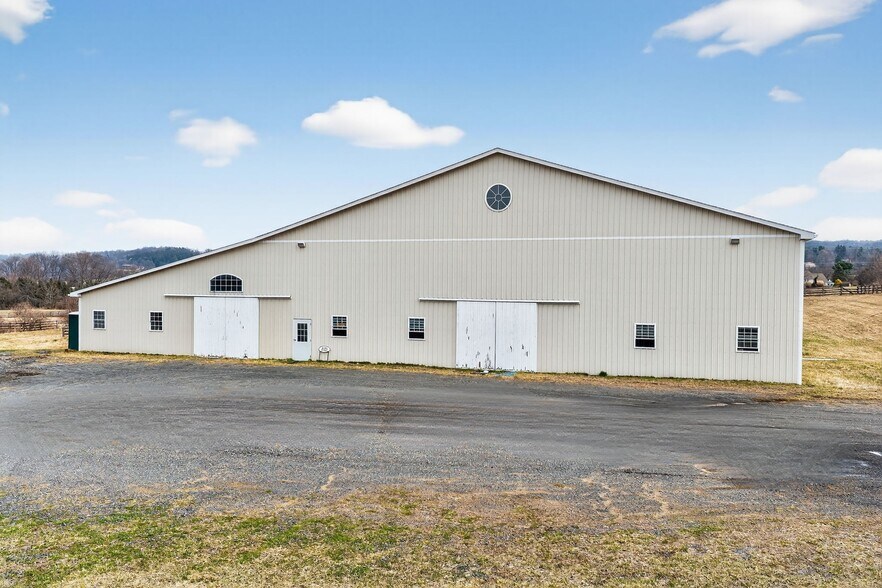 More Photos Of 2121 Church View Rd, Coopersburg Horse Stables For Sale