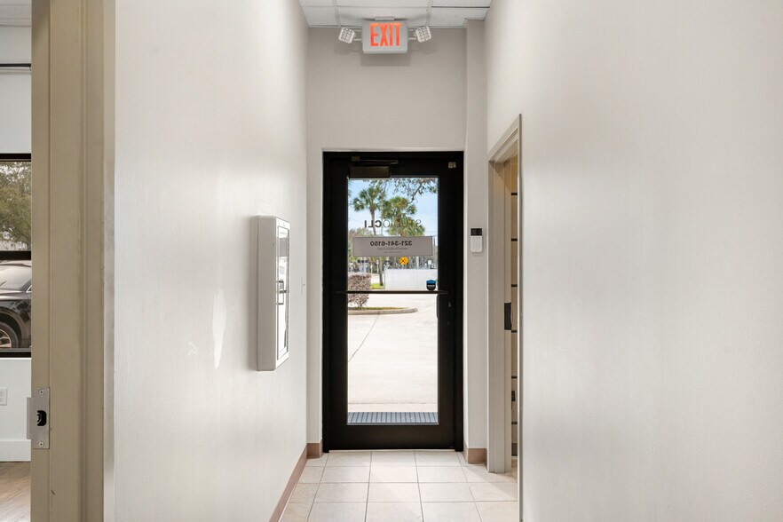 More Photos Of 1508-1510 S Harbor City Blvd, Melbourne Storefront For Lease