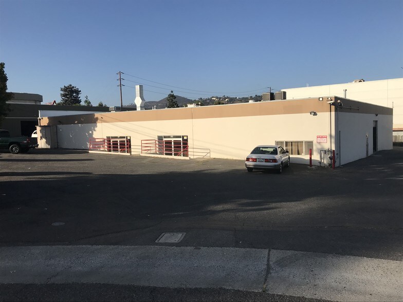 More Photos Of 525 Opper St, Escondido Warehouse For Lease